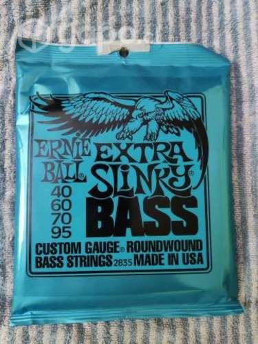 Cuerdas Ernie Ball bajo eléctrico.