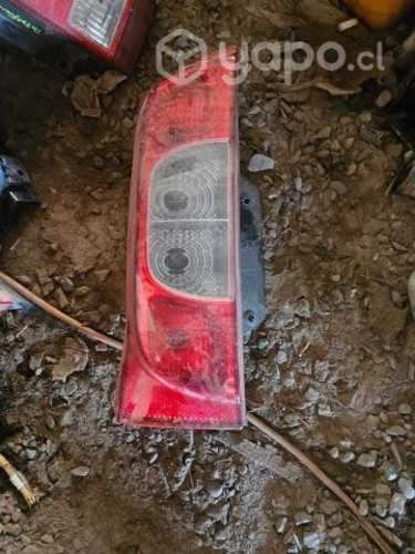 Foco trasero peugeot bipper