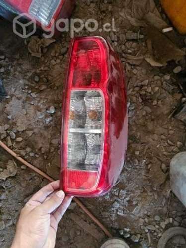 Foco trasero nissan navara