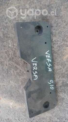 Moldura o porta patente nissan versa original