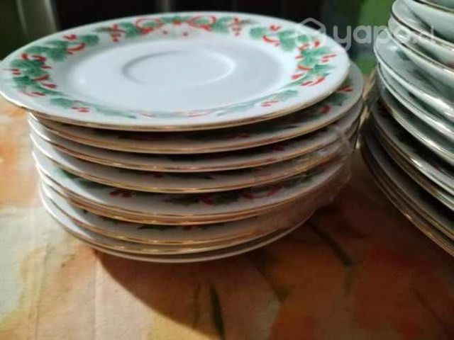 Juego de loza navideño platos ondos y de pan