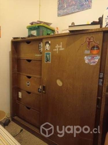 Cómoda madera antigua