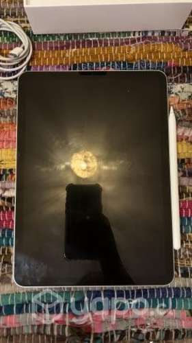 IPad Air 4 + Apple Pencil