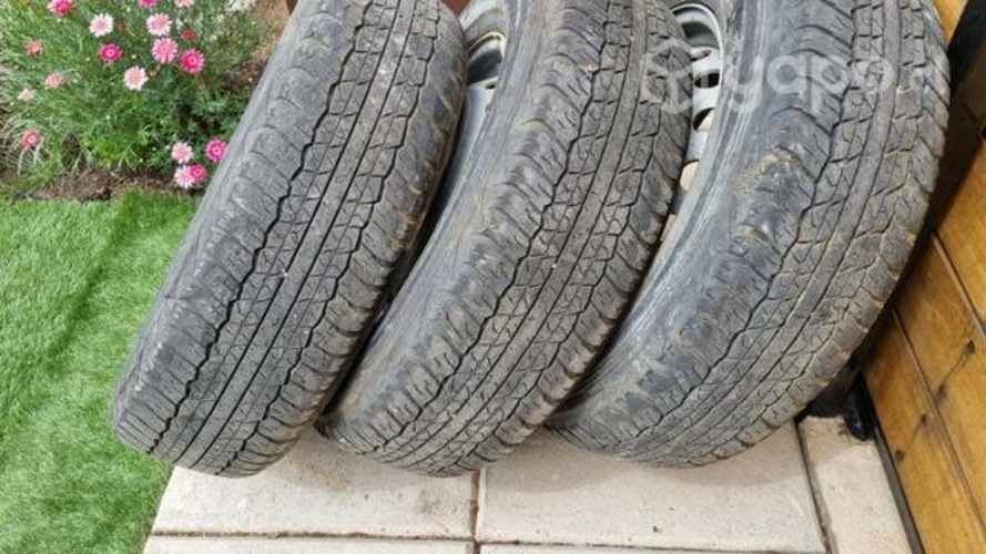 Llantas con neumáticos aro 17 Toyota Hilux 2018