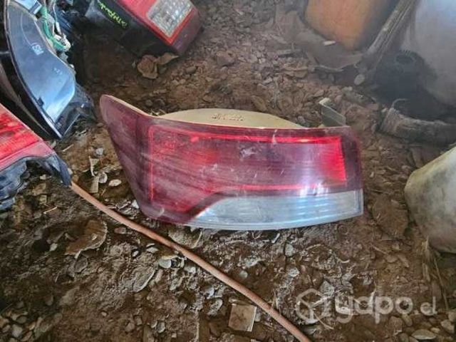 Foco trasero kia cerato koup 2012