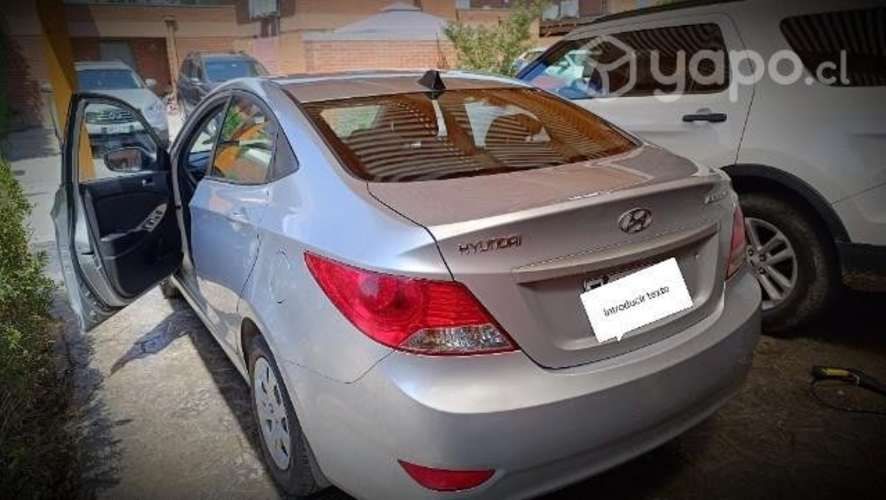 Hyundai accent sedan automático Excelente estado