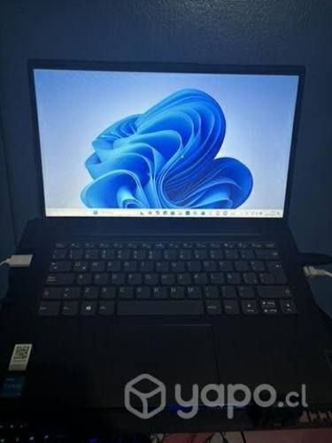 Lenovo V14 G2-ITL con i3 de 11th (fotos al chat)
