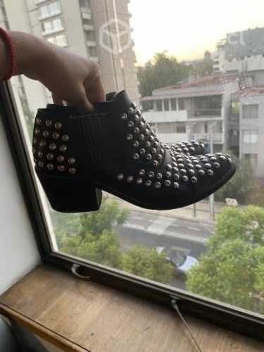 Botines o botas traídas de Buenos Aires
