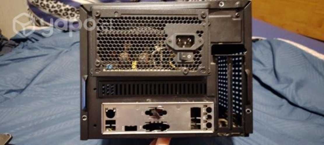 Gabinete Cooler Master Elite 130 + Fuente