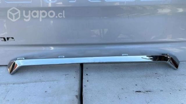 Chevrolet trailblazer bisel mascara (21-23)