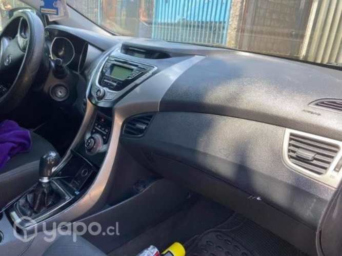 Vendo hyundai elantra 2013 version full abs