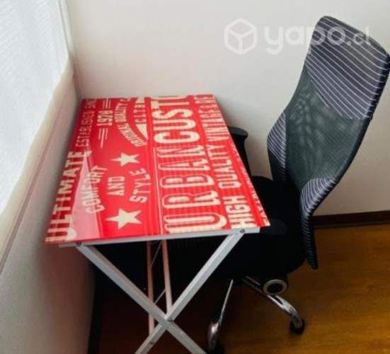 Escritorio más silla de escritorio