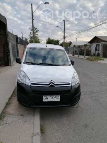 Vehículo en buen estado al dia