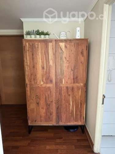 Armario de madera mango