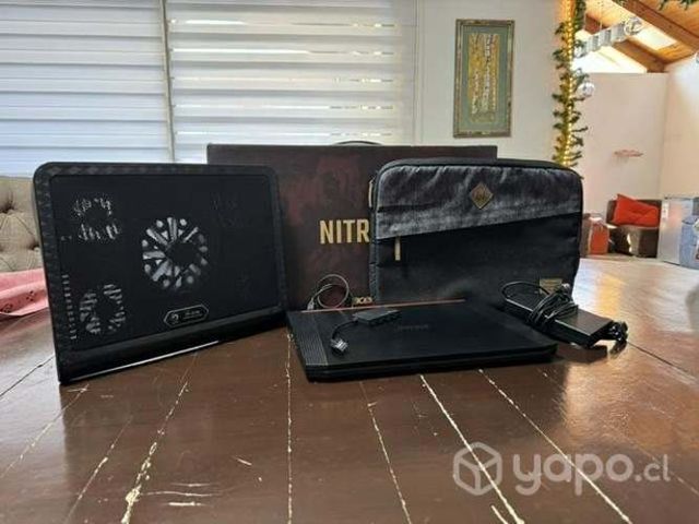 Acer nitro 5 + Funda + Soporte + Adaptador 4 USB