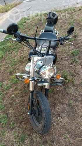 Keeway Dorado 2018 con accesorios