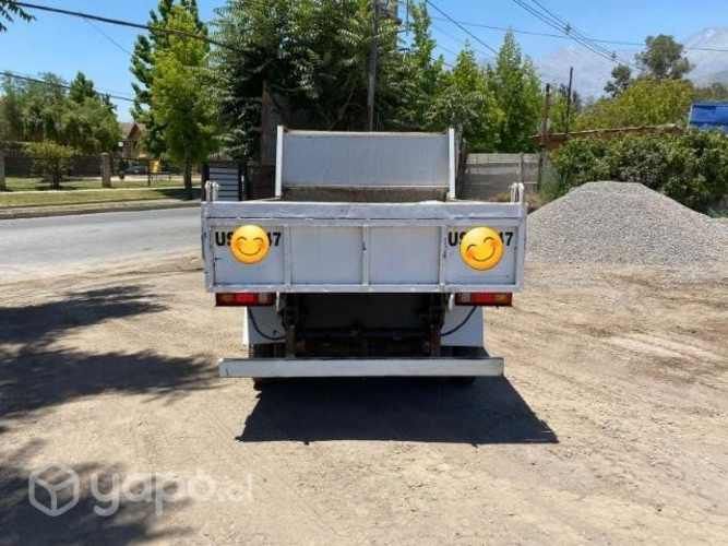 Camioneta con tolva 100% operativa