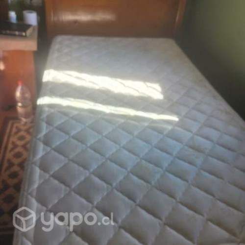 Cama americana de plaza y media e excelente condi