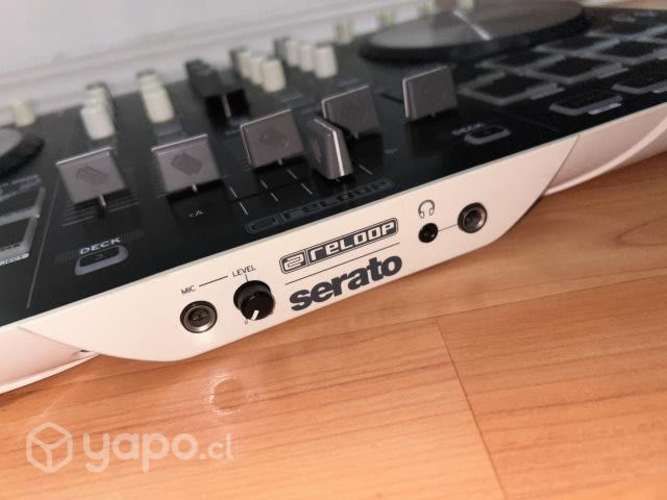 Controladora Reloop Beatmix4