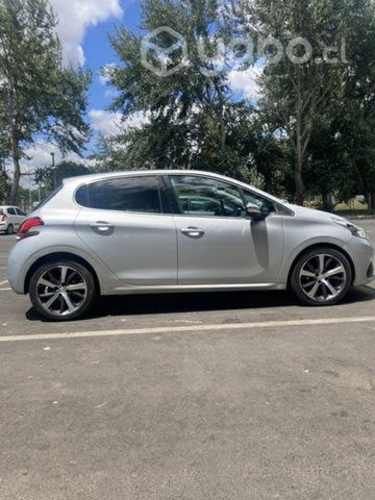 Peugeot 208 Allure pack 1.6 turbo diesel