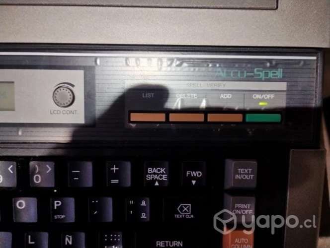 Máquina de escribir funcionando