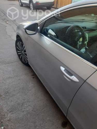 VOLKSWAGEN PASSAT 2013