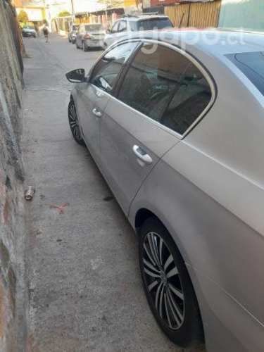 VOLKSWAGEN PASSAT 2013