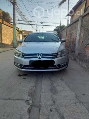 VOLKSWAGEN PASSAT 2013
