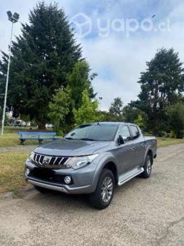 Mitsubishi dakar at 2017