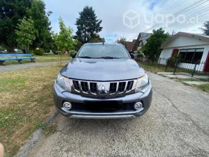 Mitsubishi dakar at 2017