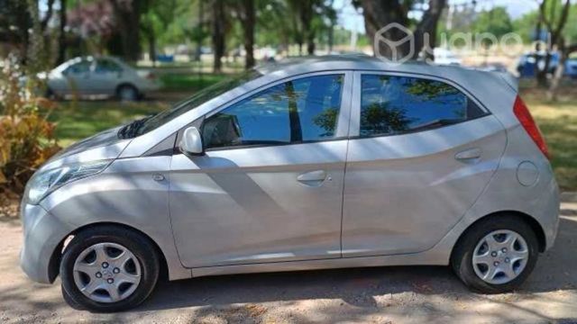 Se vende Hyundai eon