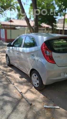 Se vende Hyundai eon