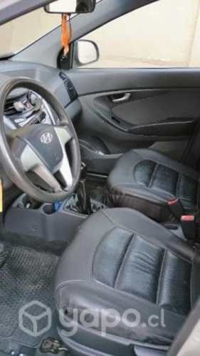 Se vende Hyundai eon