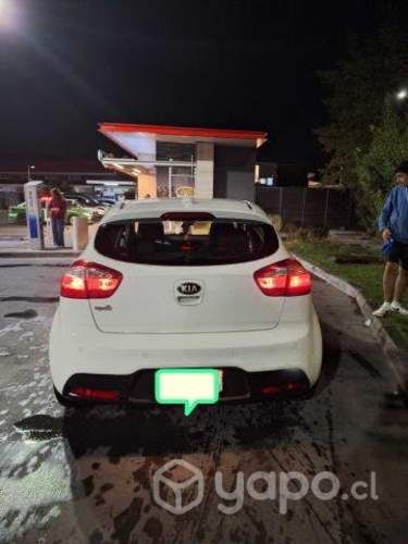 Kia motors rio 2013