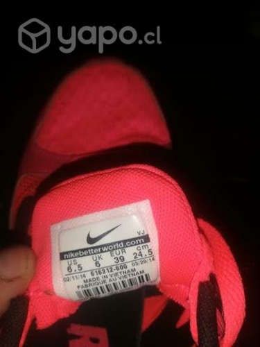 Zapatilla Nike de clavos running buen estado