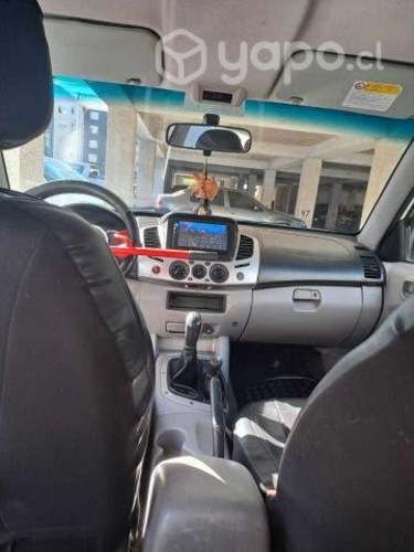 Mitsubishi l200 2013