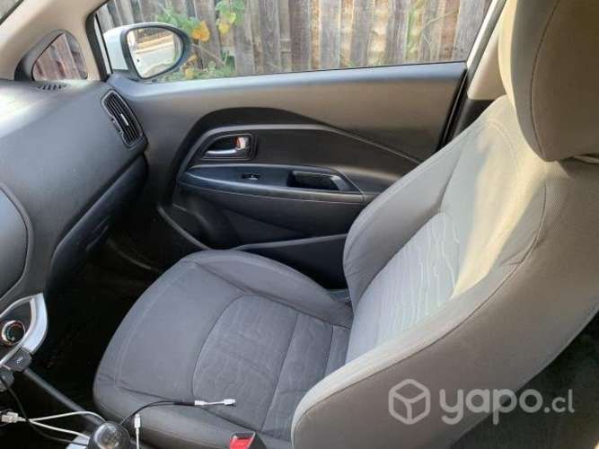 Kia rio5