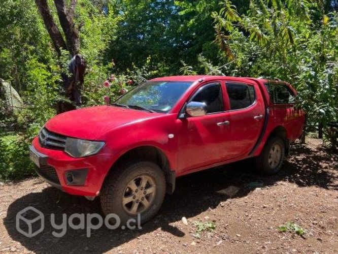 Mitsubishi l200 2014