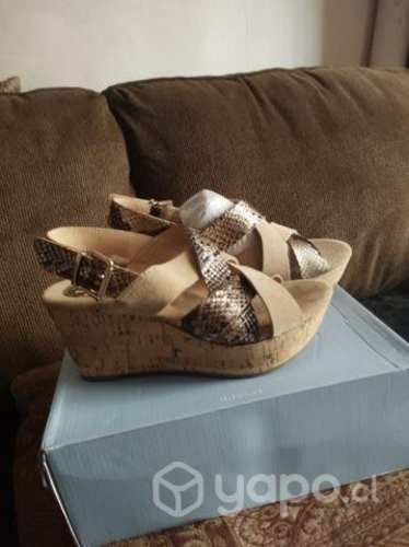 Zapatos 16hrs nuevos NRO. 39