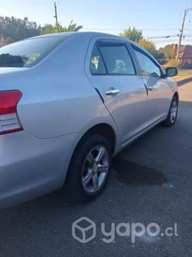 Toyota Yaris full 2010