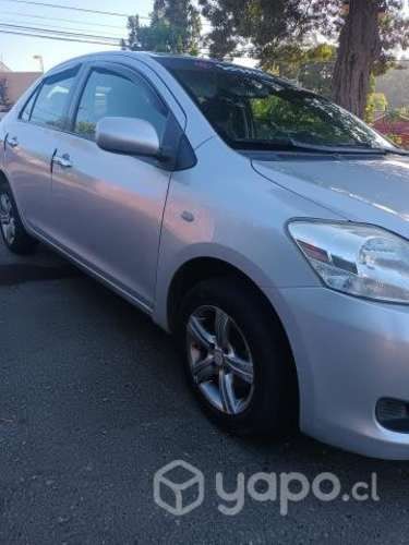 Toyota Yaris full 2010