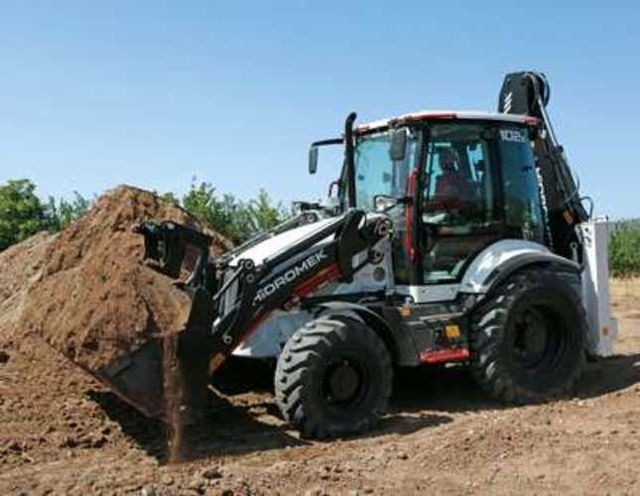 Arriendo retroexcavadora Santo Domingo San Antonio