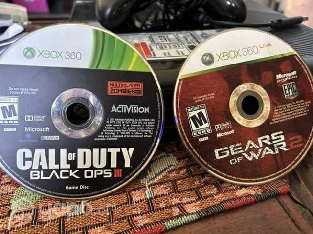 2 juegos de xbox 360 Call of Duty y Gears of war