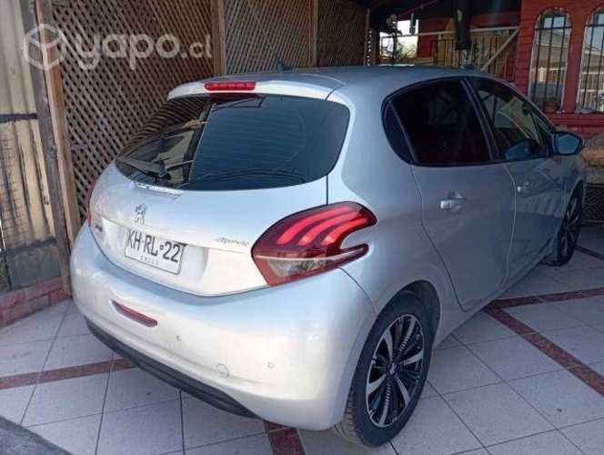 Peugeot 208 active 1,2cc 2018
