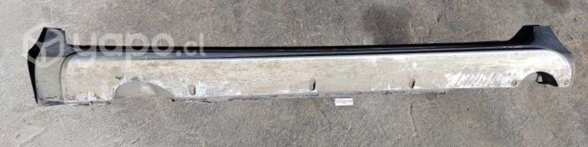 Pisadera Izquierda (VXC008) Volvo XC60 T5 Plus 2.0