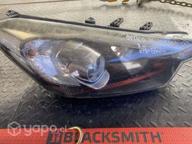 Óptico delantero RH kia cerato 2015