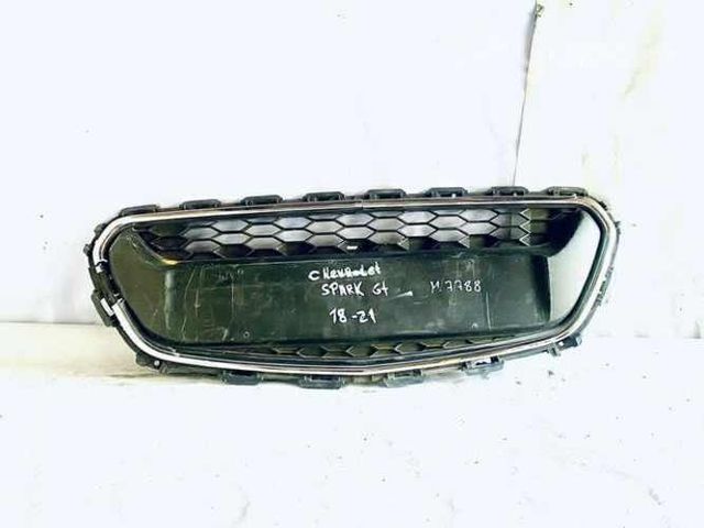 Máscara parachoque chevrolet spark gt
