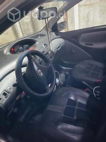 Toyota yaris 2005
