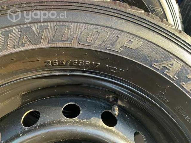 Neumaticos con llantas de una mazda bt50 265/65r17