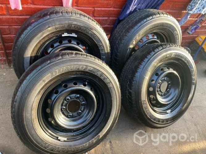 Neumaticos con llantas de una mazda bt50 265/65r17